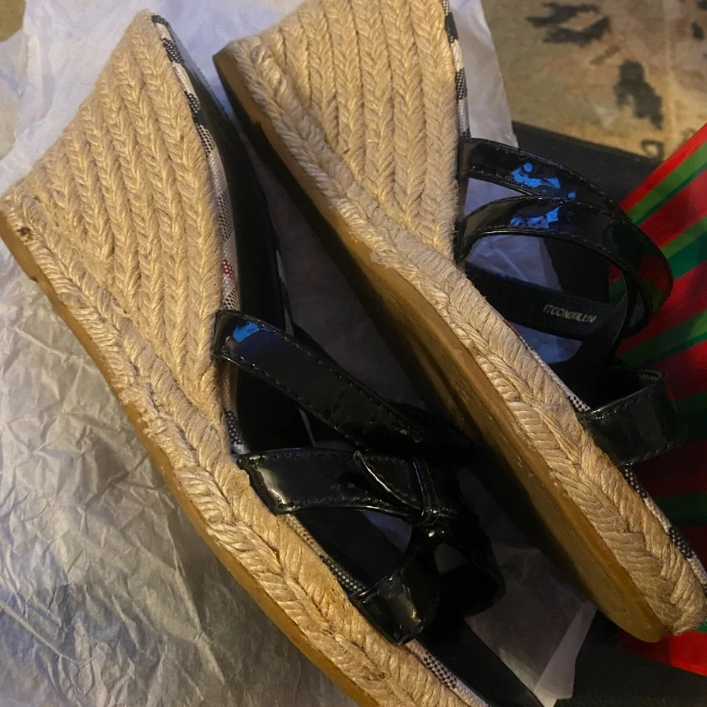 Burberry ladies platform Sandals - Picture 4 of 7